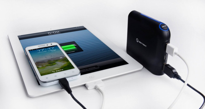 External Battery Charger for Smartphones and Tablets by New Trent