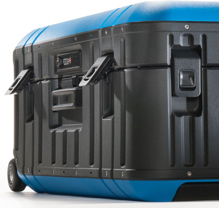 pelican_luggage_02