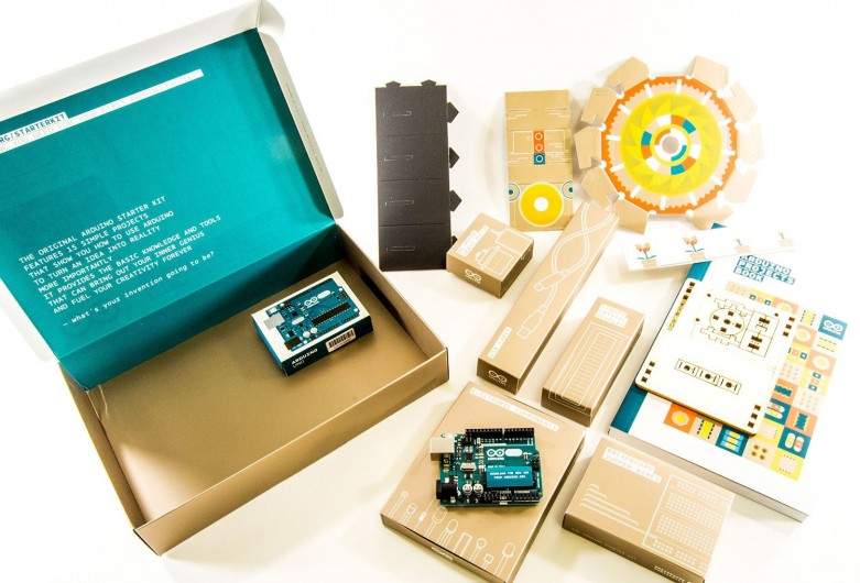 The Arduino Starter Kit (Official Kit from Arduino with 170-page Arduino Projects Book)